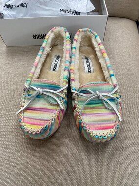NIB Minnetonka Cally Slippers: Tropical Wave: Size 9